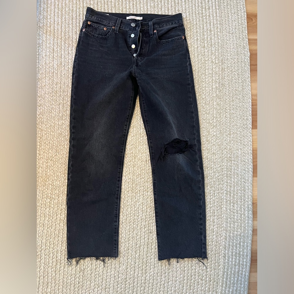 NWOT Levi’s black Wedgie Straight